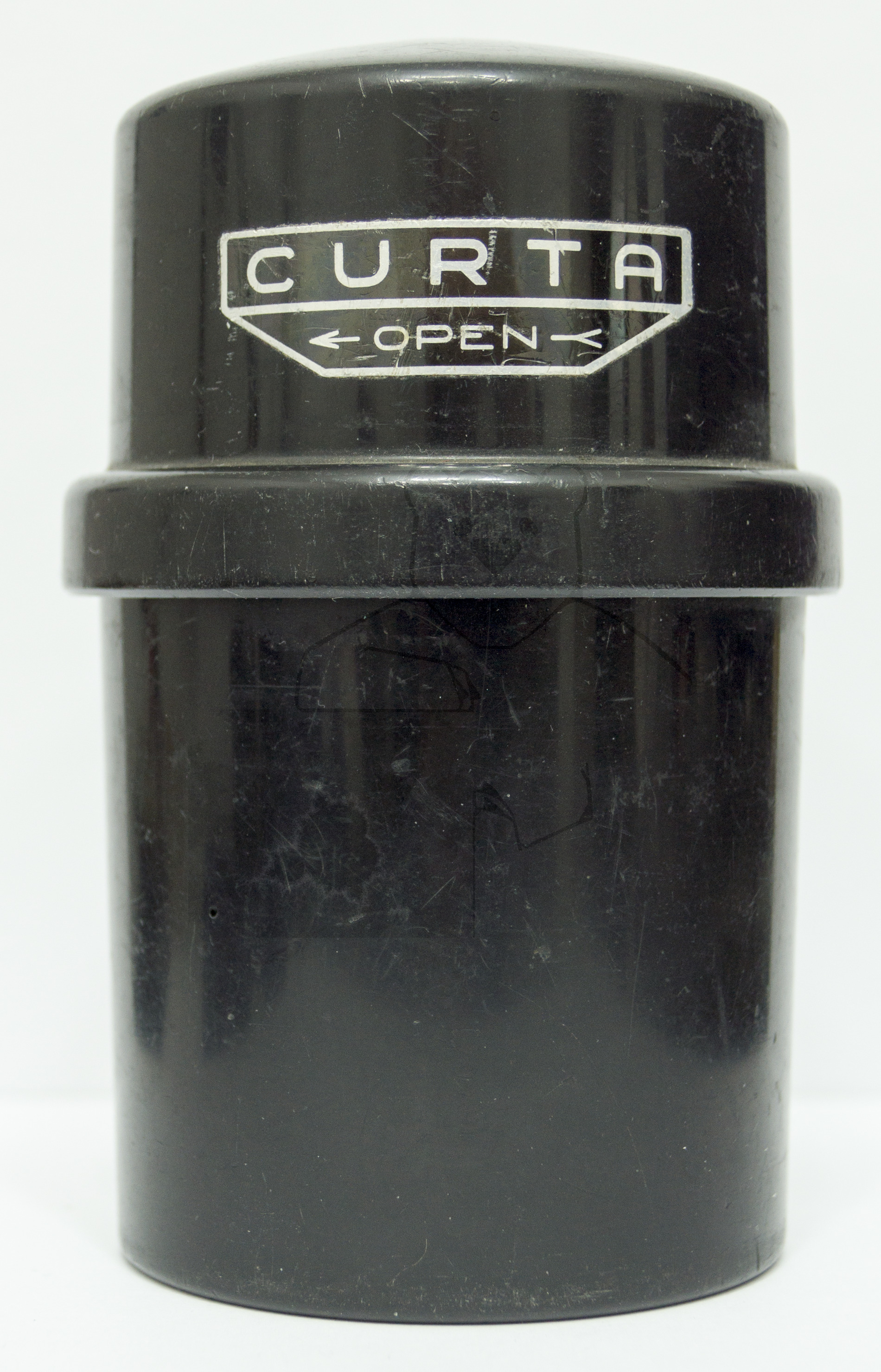 Curta II von Curt Herzstark, Box zur Aufbewahrung der Curta, geschlossen